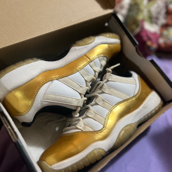 Air Jordan 11 Retro Low - Picture 2 of 7